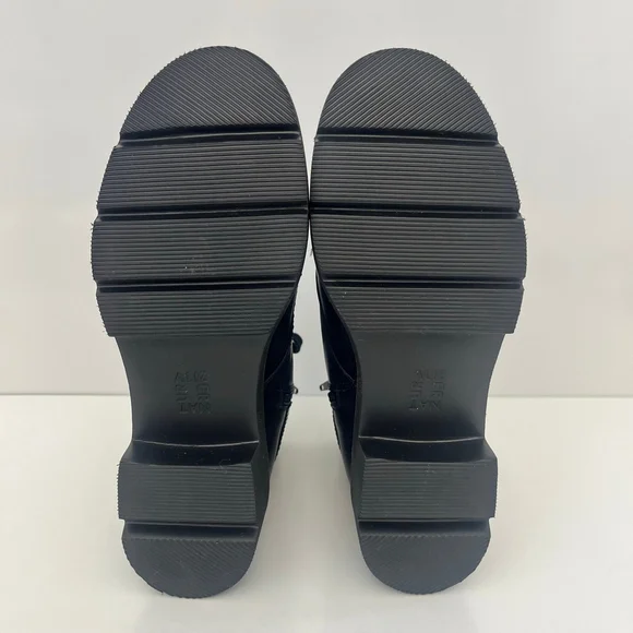 Black Ankle Booties Low Heel Side Zip Comfort Boots Size 7 Naturalizer Cabaret - Picture 13 of 13